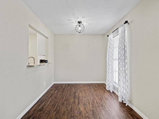 Building Photo - 9021 Gaylord Dr