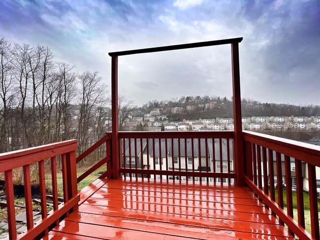 Building Photo - 239 Raven Run