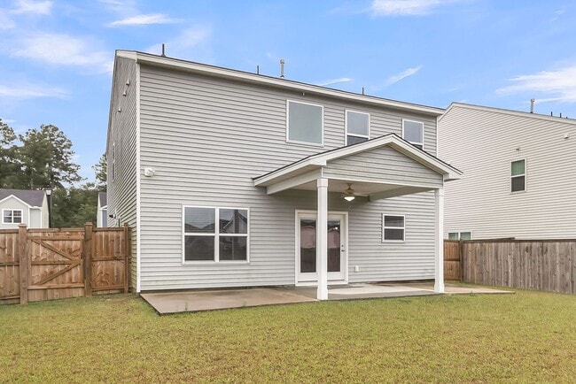 Building Photo - Quiet Comfort Near Cane Bay