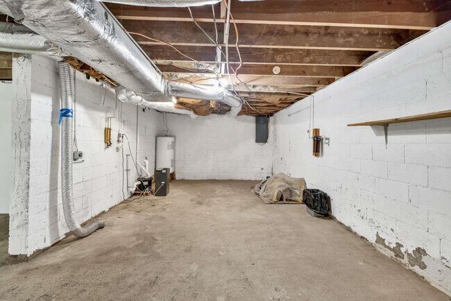 Building Photo - 775 Gordon St