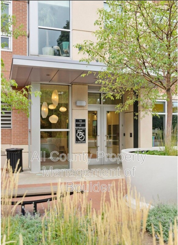 Building Photo - 1155 Canyon Blvd