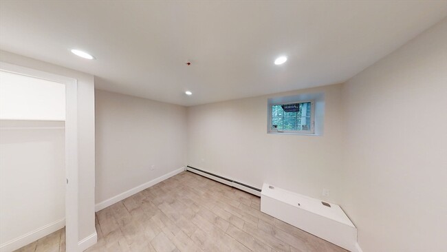 Building Photo - 130 Putnam St