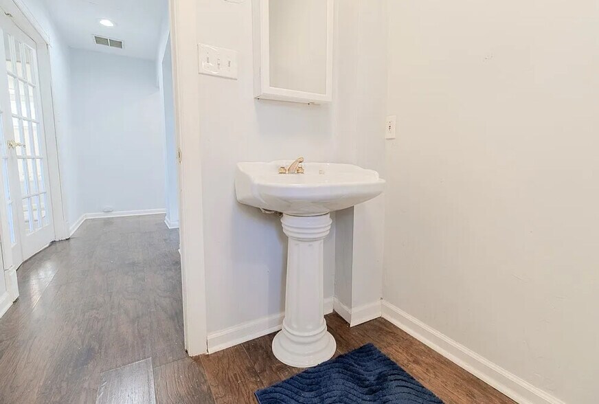 Building Photo - 7583 Tyler Rd