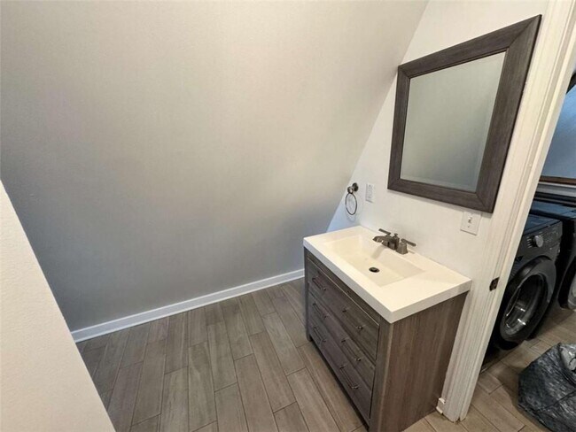 Building Photo - 2475 Hawk Creek Trail