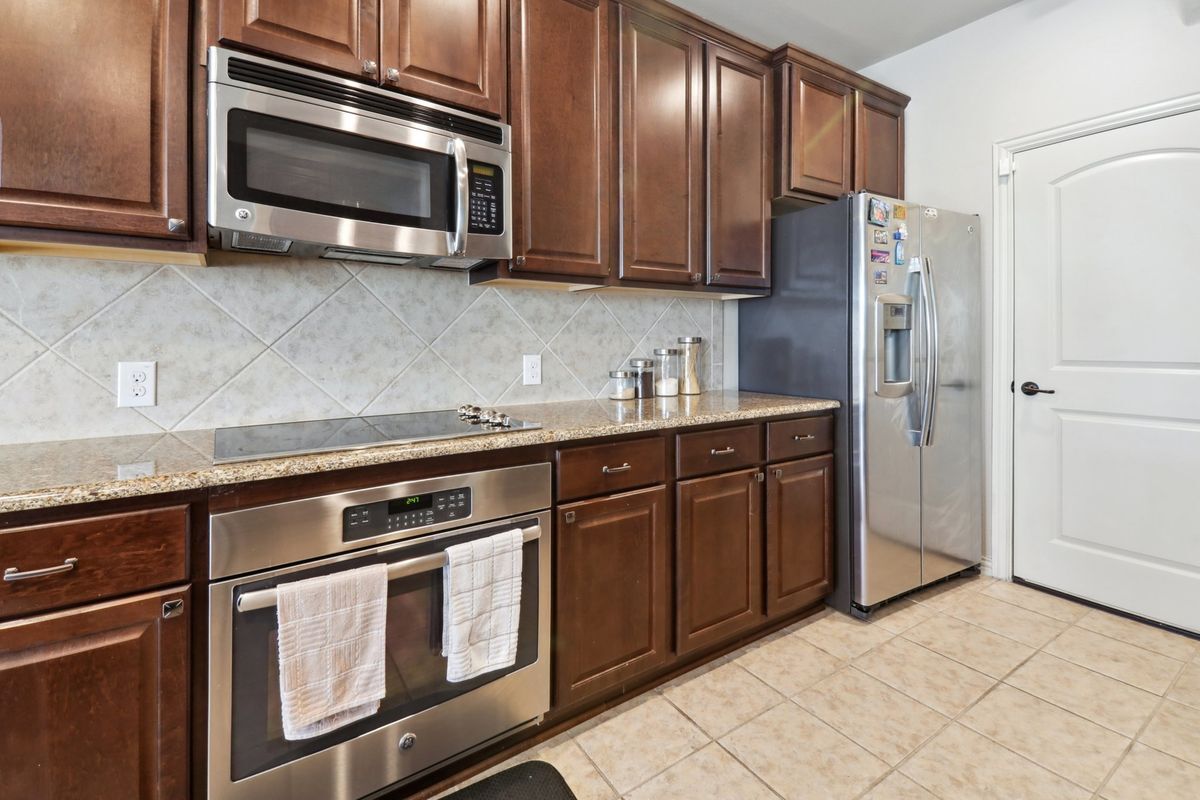 Building Photo - 875 Merino Drive