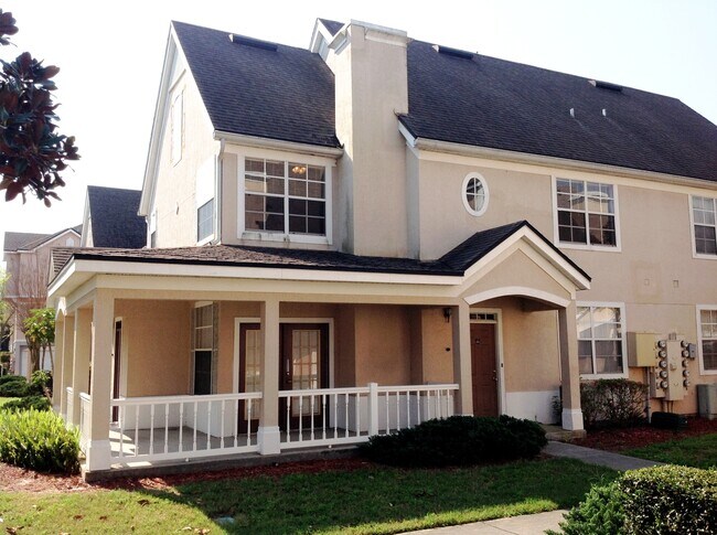 Primary Photo - Spacious three bed at The Hamptons