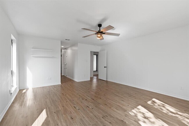 Building Photo - 104 Timpanagos Dr
