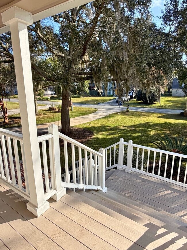 Building Photo - Spacious 4 Bedroom, 2.5 Bath Home with Stunning Marsh Views