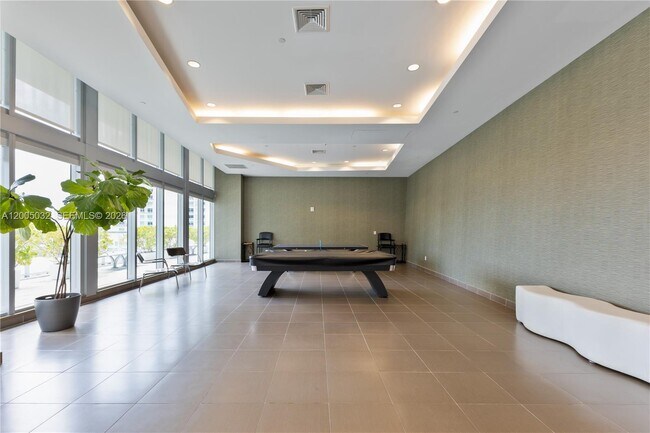 Building Photo - 1111 SW 1st Ave