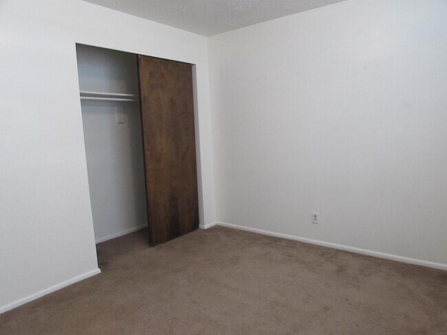Building Photo - 2851 W 8750 S