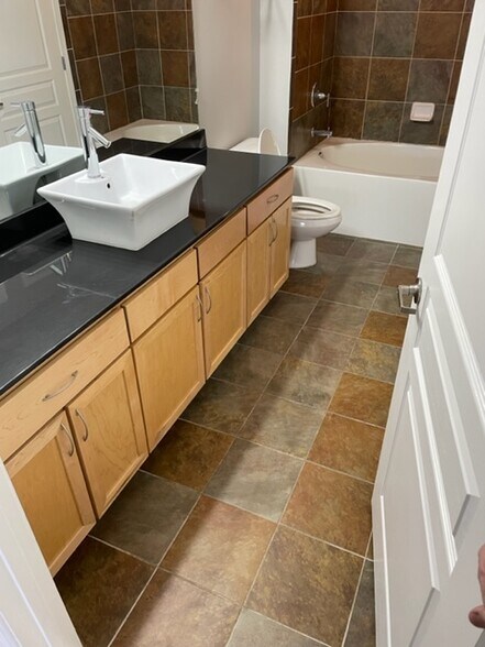 Bathroom - 3000 Vanderbilt Pl