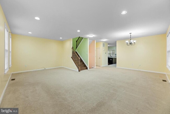 Building Photo - 42 Mountie Ln
