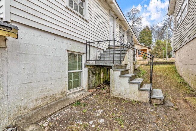 Building Photo - 4413 6th Ave