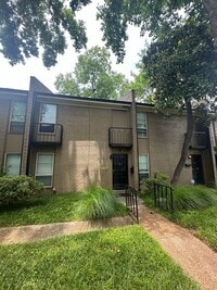 Building Photo - 2BD/1.5BA Townhouse located in East Memphis!