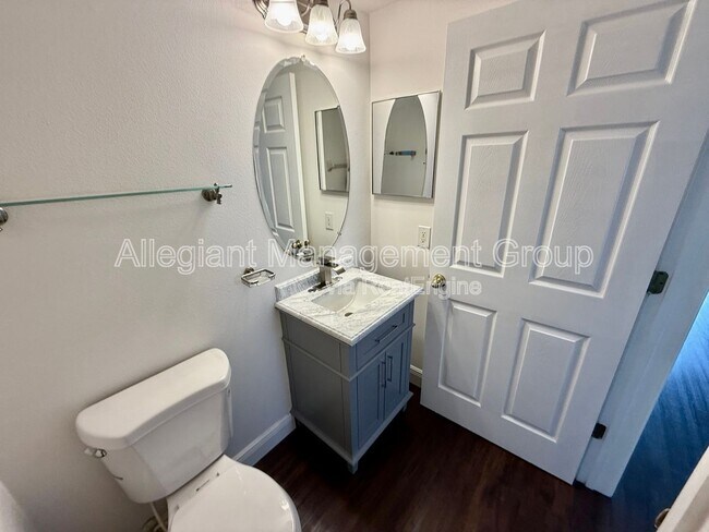Building Photo - 608 Bluebill Ct