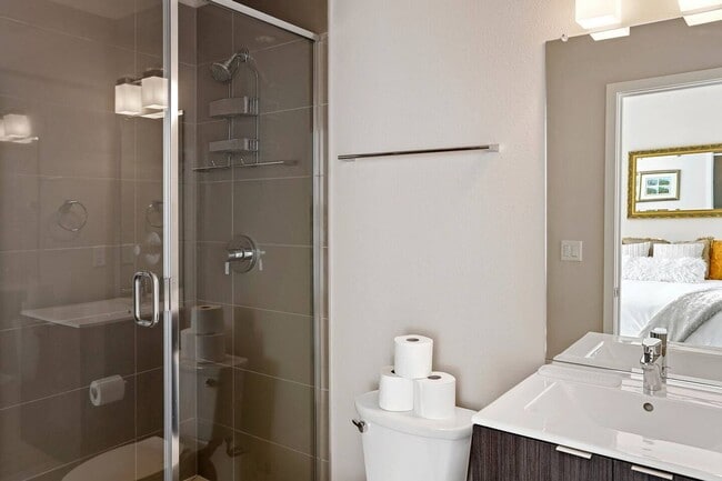 Building Photo - City View Haven: Modern 2-Bed Townhome in ...