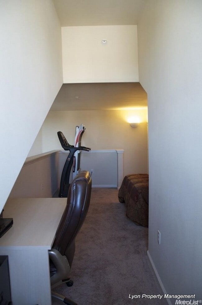 Building Photo - Cozy Condo nestled in Syrah at Natomas!