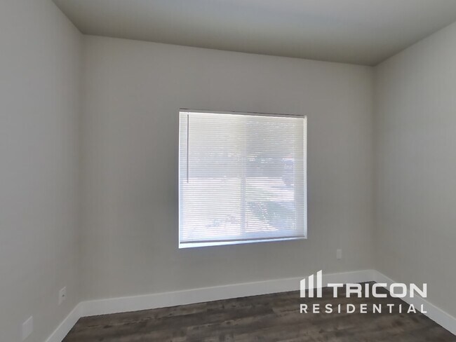 Building Photo - 5144 Victory Dr SW