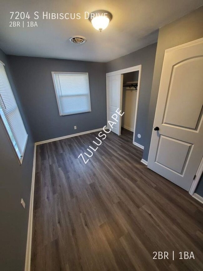 Building Photo - 7204 S Hibiscus Dr