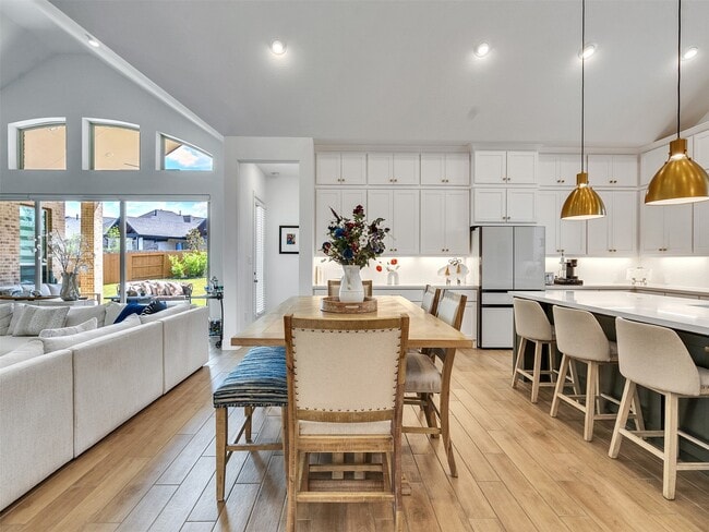 Building Photo - 5422 Farm Hill Way