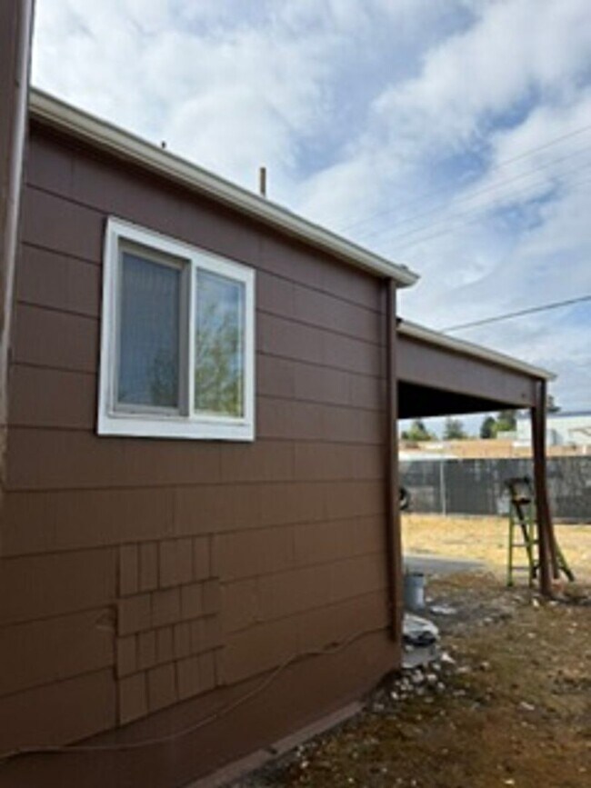 Building Photo - 8420 S Tacoma Way