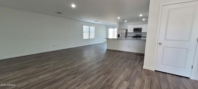 Building Photo - 1870 Broken Arrow Dr