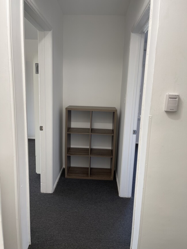 Cubby space in hallway - 1827 18th St