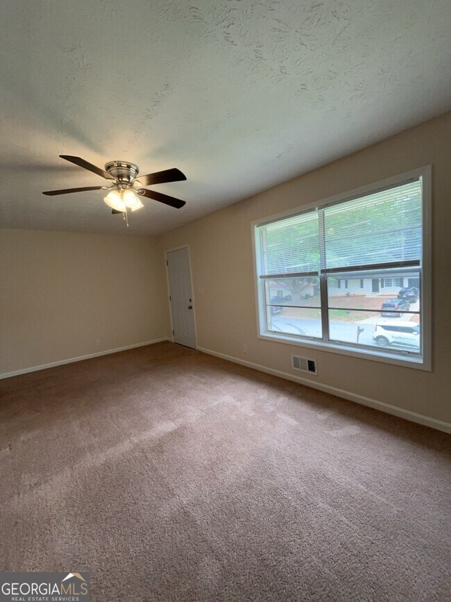 Building Photo - 1430 High Meadow Dr