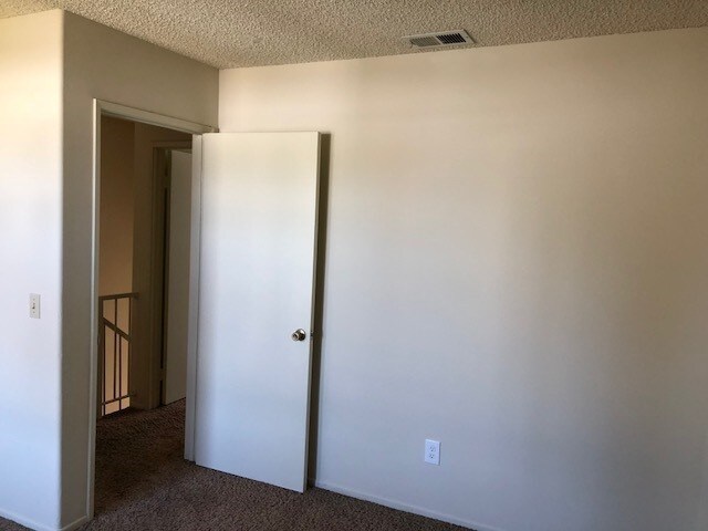 Building Photo - 707 S Webster Ave