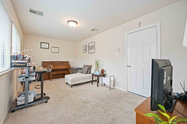Building Photo - 3214 Clearview Cir