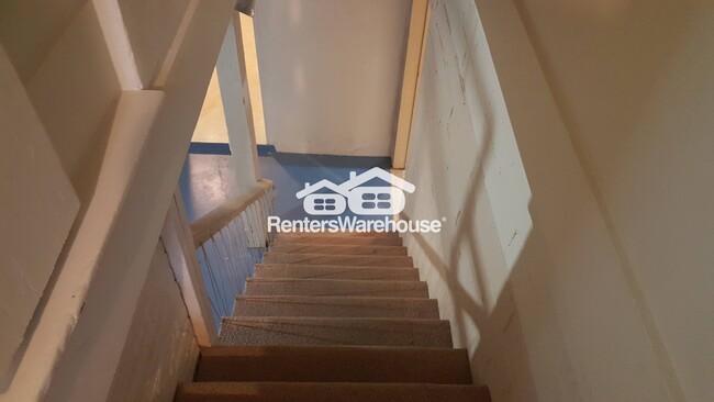 Building Photo - 405 6th St