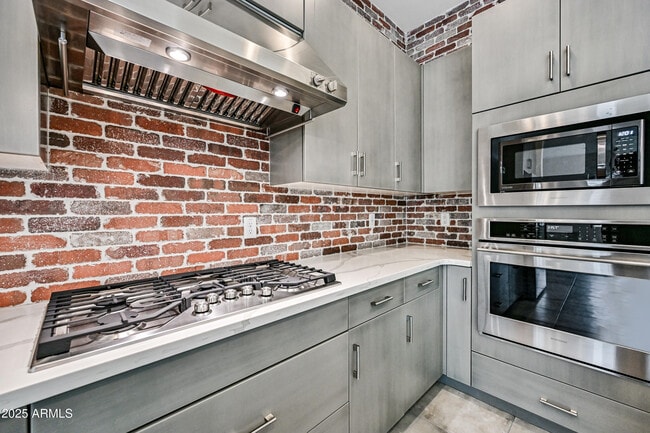 Building Photo - 6842 E ORION Dr