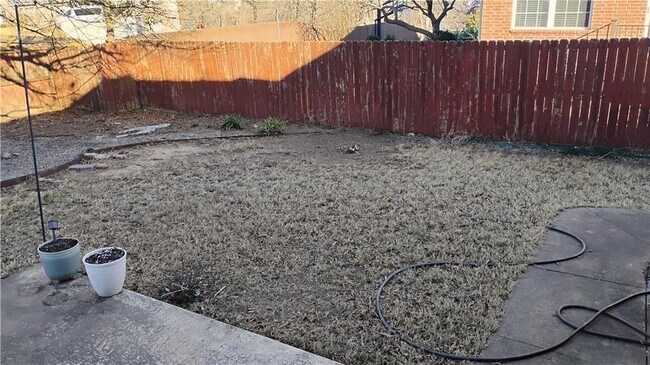 Building Photo - 3909 NE Kensington Ave