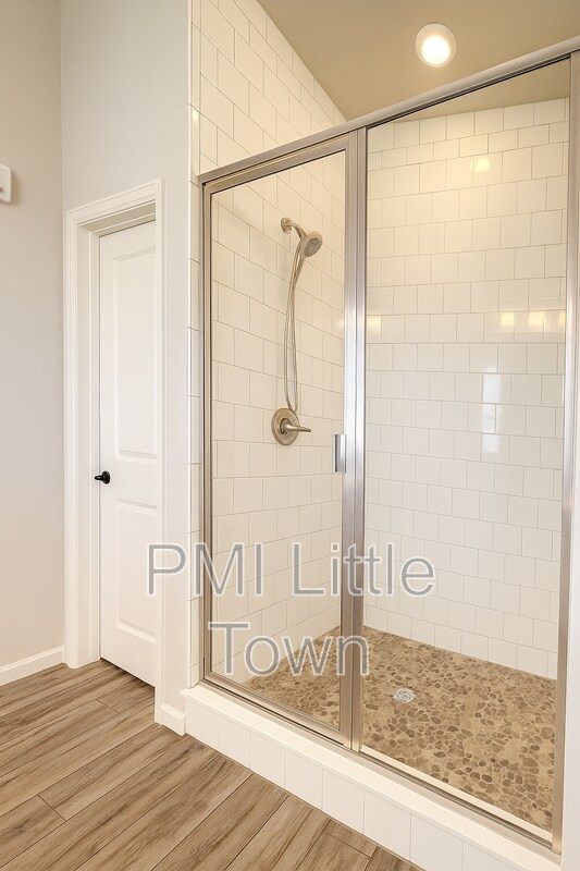 Building Photo - 8734 Middle Frk St