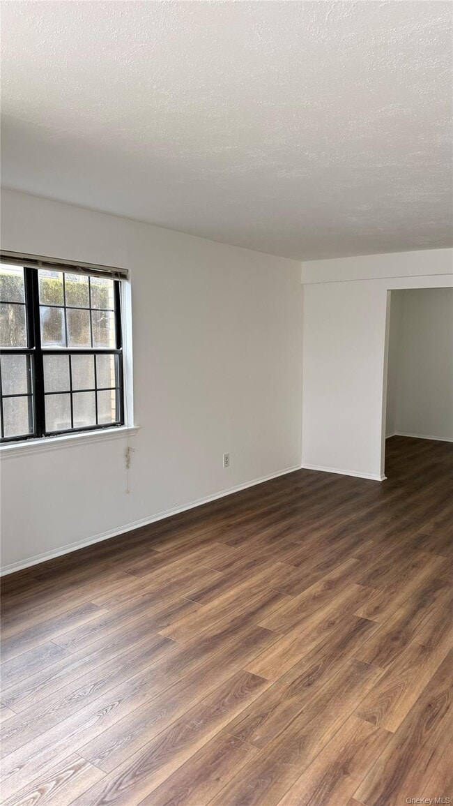 Building Photo - 440 Carpenter Ave