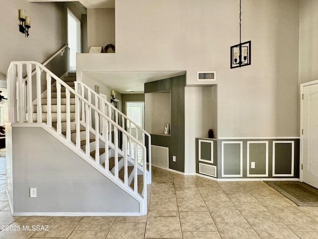 Building Photo - 12768 N Lantern Way