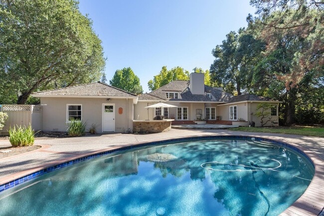 Building Photo - Beautifully Appointed Atherton Estate with Pool & Outdoor Entertaining