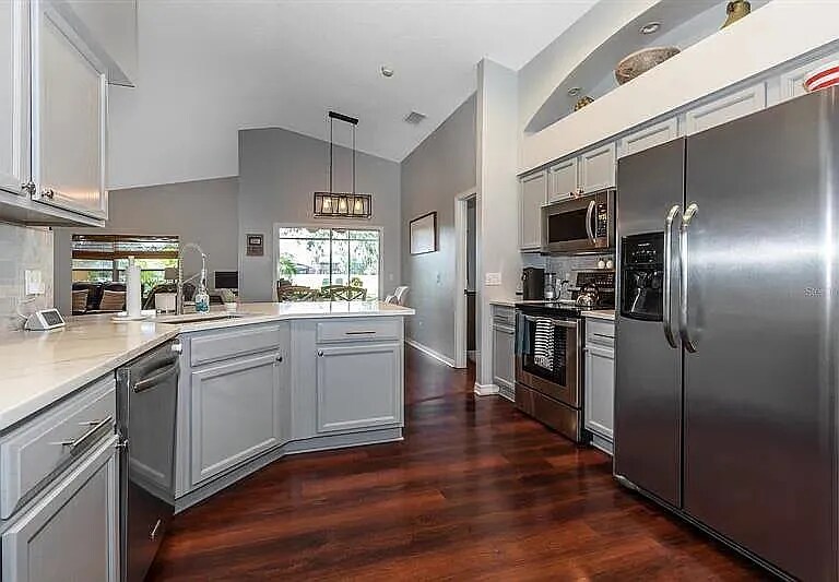 Kitchen - 15412 Amberbeam Blvd