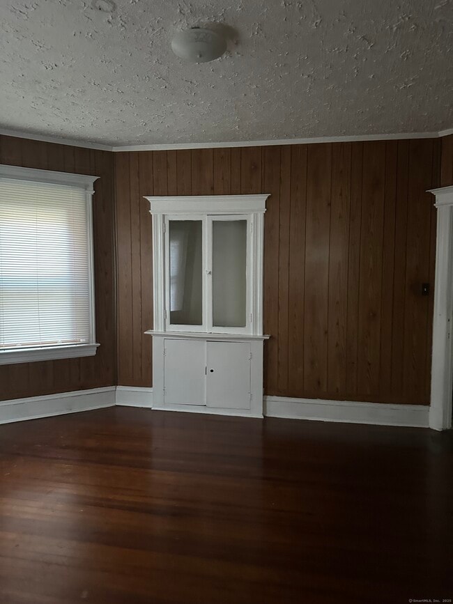 Building Photo - 54 Cabot St