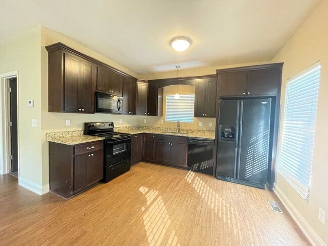 Building Photo - PRE-LEASING FOR AUGUST 2026!