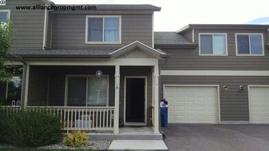 Building Photo - 3 Bedroom 2.5 bath condo located in Four Corners