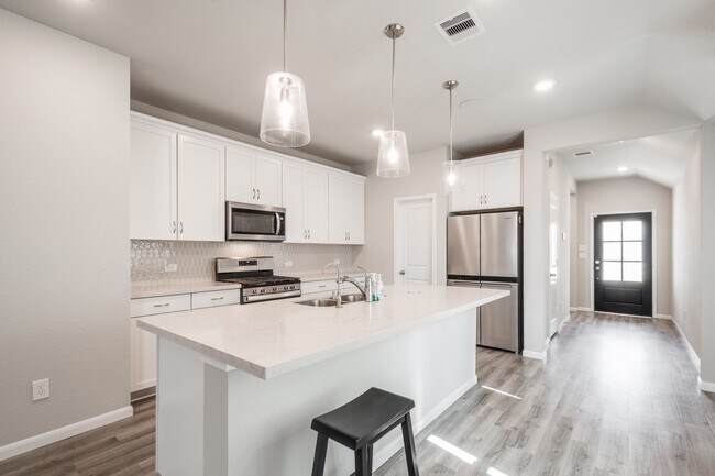 Building Photo - 5003 Bluebird Song Ln