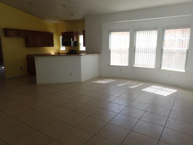 Building Photo - 12444 Tierra Inca Dr