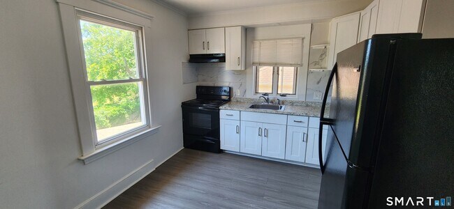 Building Photo - 280 3rd Ave