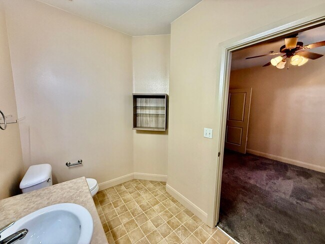 Building Photo - La Venita Condo #B3