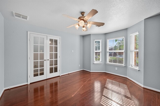 Building Photo - 4038 Mt Everest Way