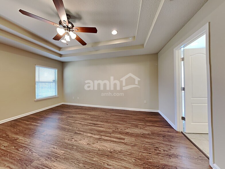 Building Photo - 11551 Spring Board Dr