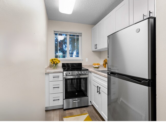 Rainier Garden Studio - Rainier Gardens Aparments