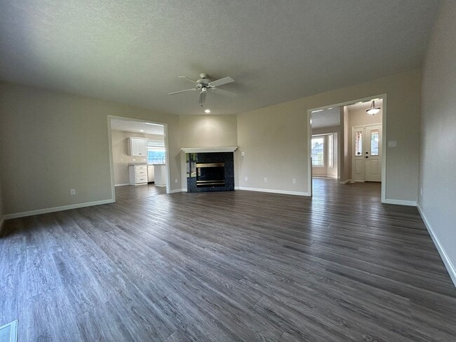 Building Photo - Beautiful Single Family Home in N. Keizer