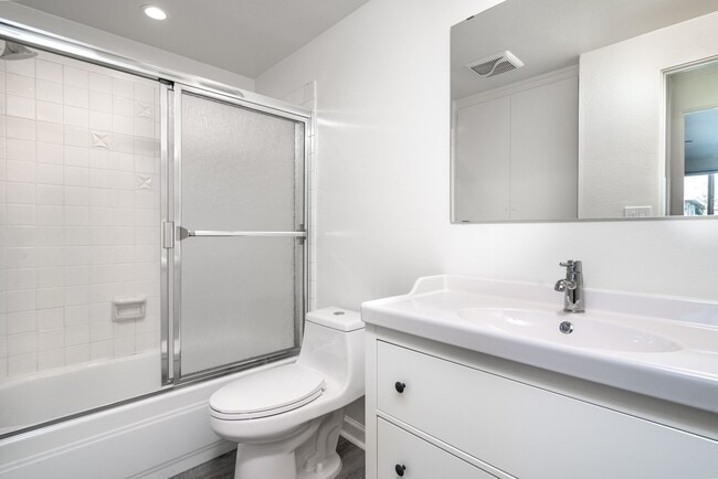 Building Photo - Beautifully Remodeled Tri-Level Condo With...